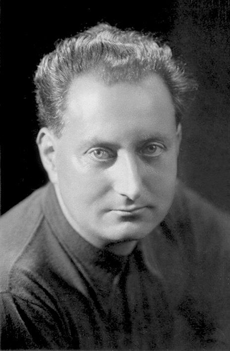 Portrait de Jean Giono, Roman du terroir, puis nouveau ton plus stylisé (1895-1970)